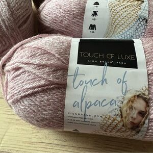 NOS LOT OF 4 Lion Brand Touch Of Alpaca Blush Rose Color#104 LOT#639038 (B11)